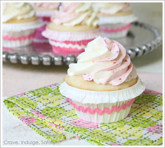 Strawberry & Vanilla Cream Swirl Cupcakes Strawberry & Vanilla Cream Swirl Cupcakes
